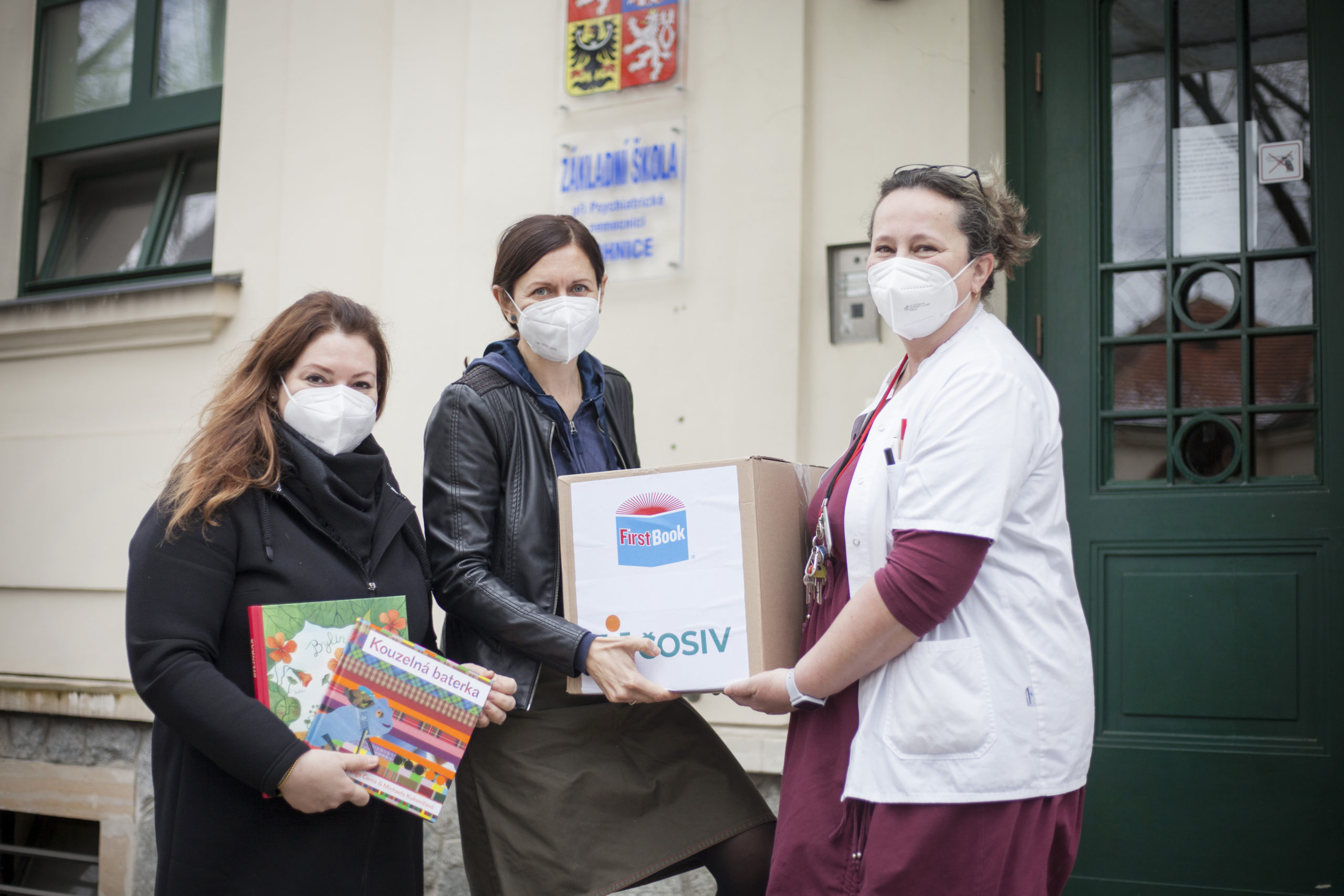 Věnovali jsme více než tři stovky knih dětským oddělením 10 psychiatrických nemocnic